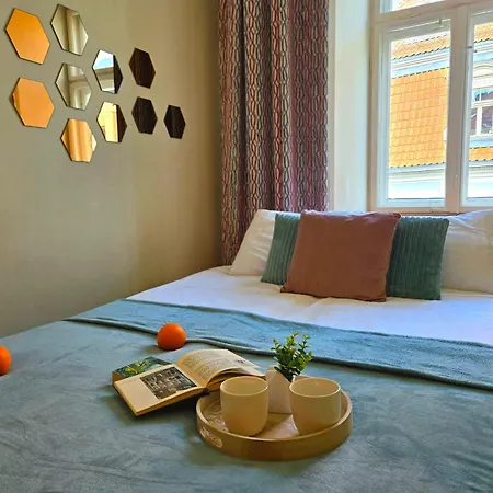 Old Town Casa Donna Cozy Five Bedroom With Stunning Old Town Views-steps From Dome Square And Presidential Castle-friends & Family