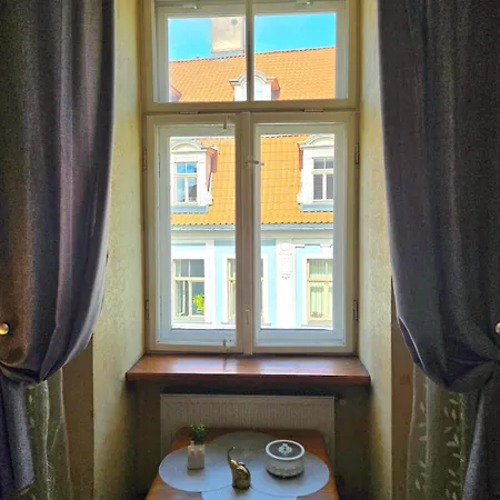 Lägenhet Old Town Casa Donna Cozy Five Bedroom With Stunning Old Town Views-steps From Dome Square And Presidential Castle-friends & Family Riga