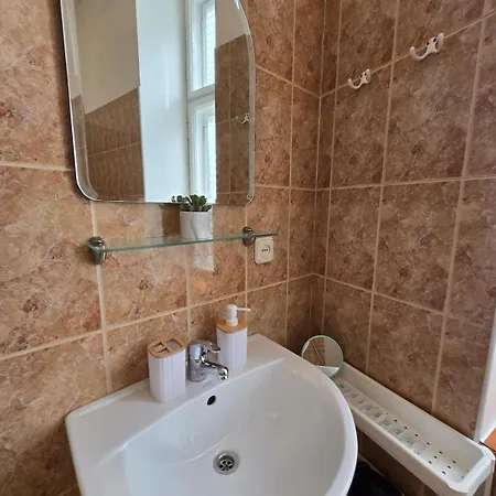 Lägenhet Old Town Casa Donna Cozy Five Bedroom With Stunning Old Town Views-steps From Dome Square And Presidential Castle-friends & Family *