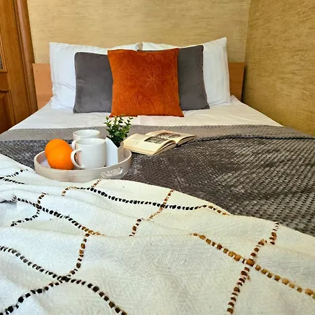 Old Town Casa Donna Cozy Five Bedroom With Stunning Old Town Views-steps From Dome Square And Presidential Castle-friends & Family Lägenhet