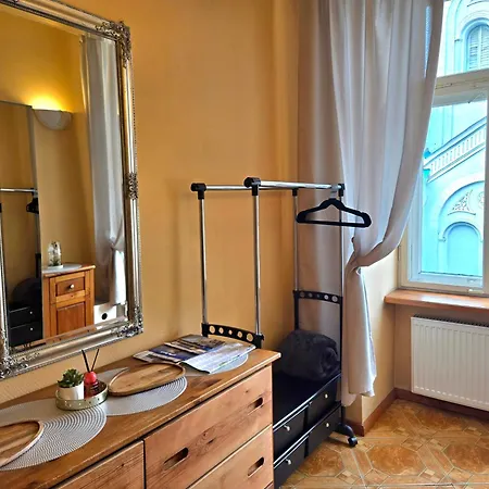 Old Town Casa Donna Cozy Five Bedroom With Stunning Old Town Views-steps From Dome Square And Presidential Castle-friends & Family Lägenhet