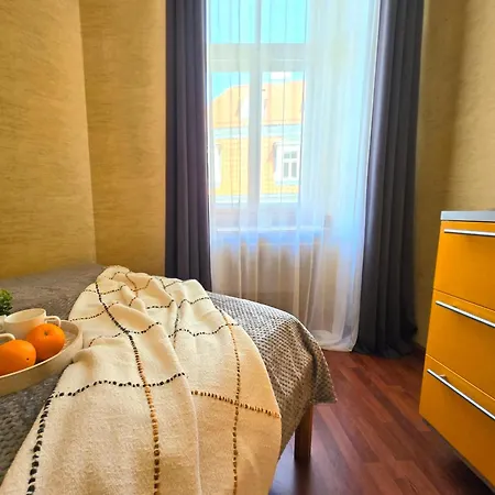 Lägenhet Old Town Casa Donna Cozy Five Bedroom With Stunning Old Town Views-steps From Dome Square And Presidential Castle-friends & Family Riga