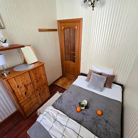 Old Town Casa Donna Cozy Five Bedroom With Stunning Old Town Views-steps From Dome Square And Presidential Castle-friends & Family Riga