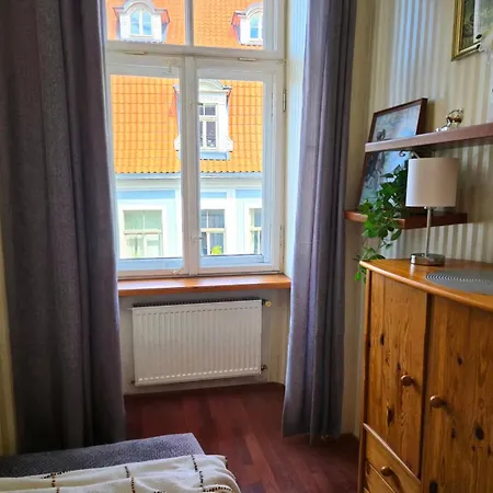 Old Town Casa Donna Cozy Five Bedroom With Stunning Old Town Views-steps From Dome Square And Presidential Castle-friends & Family Lägenhet *