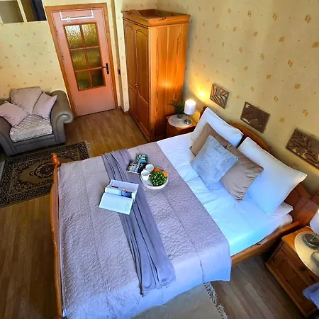 Lägenhet Old Town Casa Donna Cozy Five Bedroom With Stunning Old Town Views-steps From Dome Square And Presidential Castle-friends & Family Riga