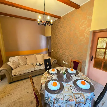 Old Town Casa Donna Cozy Five Bedroom With Stunning Old Town Views-steps From Dome Square And Presidential Castle-friends & Family *