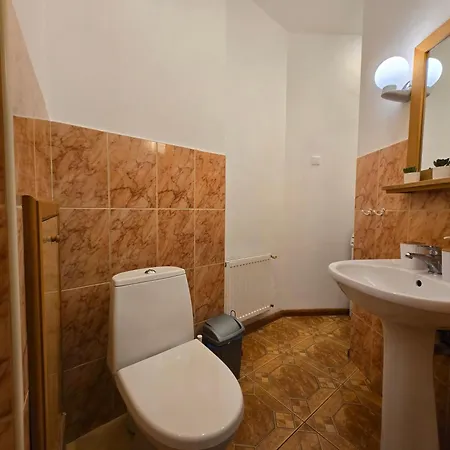 Old Town Casa Donna Cozy Five Bedroom With Stunning Old Town Views-steps From Dome Square And Presidential Castle-friends & Family * Riga