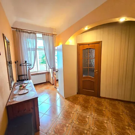 Old Town Casa Donna Cozy Five Bedroom With Stunning Old Town Views-steps From Dome Square And Presidential Castle-friends & Family *